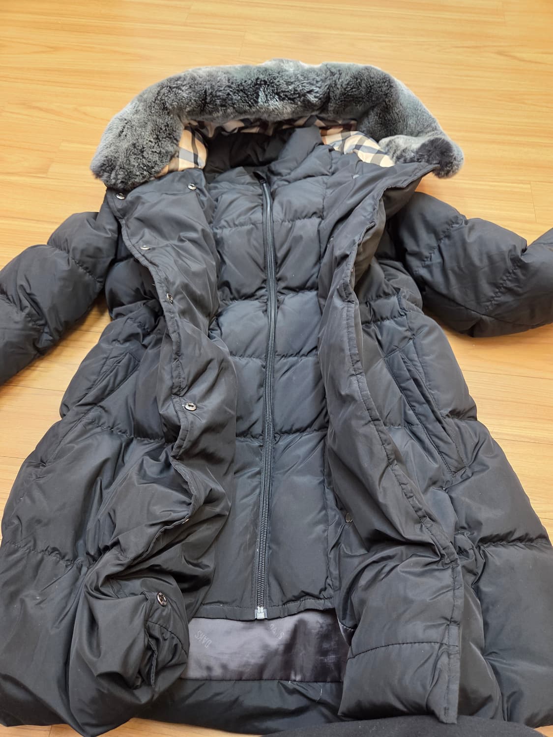 닥스 여성 롱패딩 판매합니다. 사이즈는 165인데, 가슴둘레는 76cm입 상품이미지5