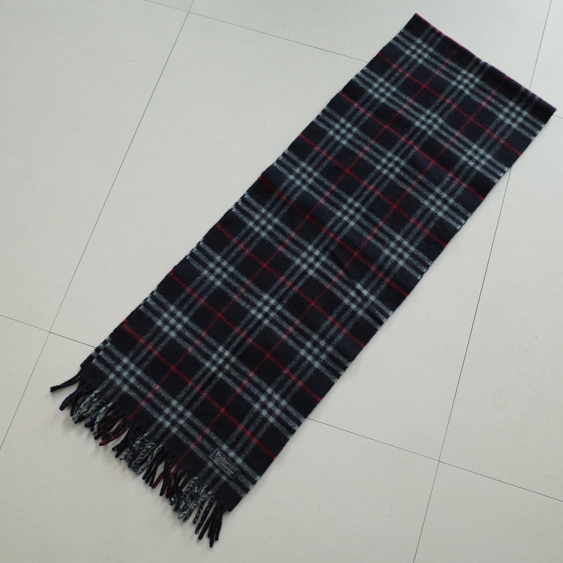 영국 생산 100% 램스울 버버리 체크 네이비 머플러 상품이미지4