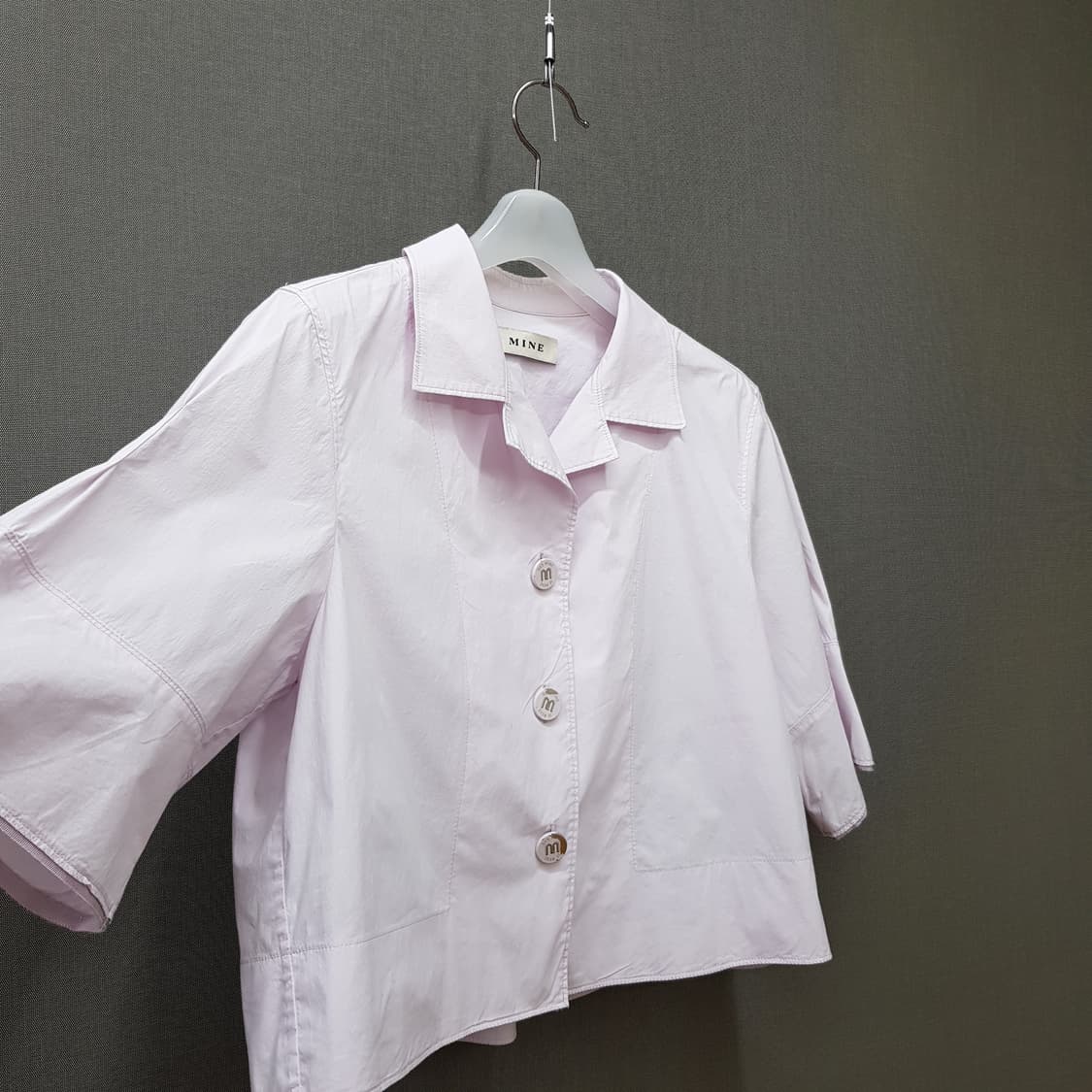 한섬 마인 2022 오픈카라 반팔 블라우스 82-94-160사이즈 상품이미지3