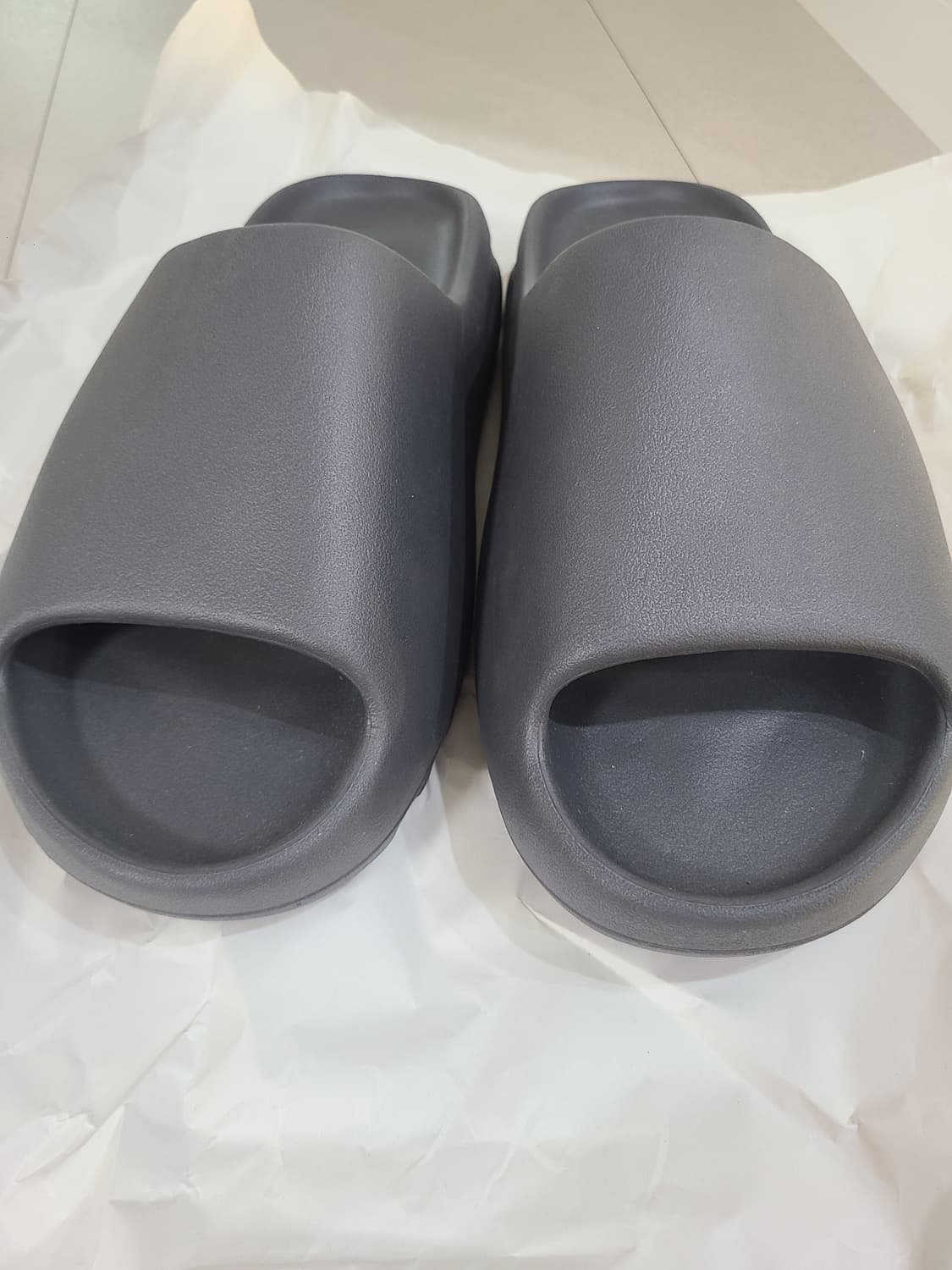 [305] 아디다스 이지 슬라이드 슬레이트 그레이 상품이미지2