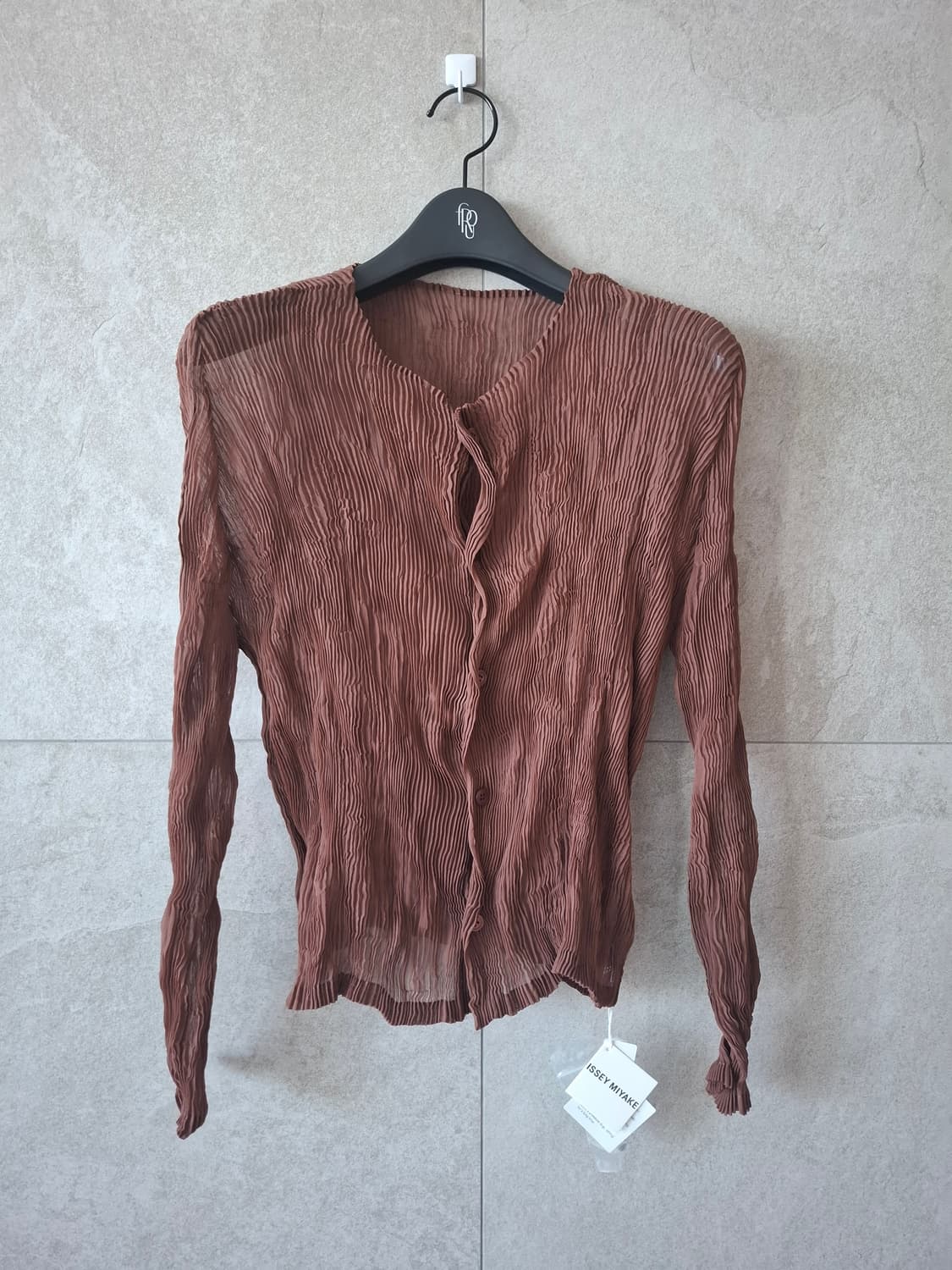 새상품.이세이미야케 쉬폰트위스트 24년 단추가디건  플리츠플리즈 상품이미지1