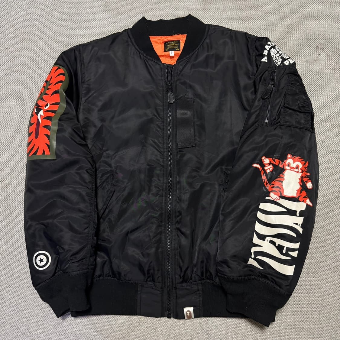 베이프 ma-1 타이거 x 샤크 항공 자켓 상품이미지1