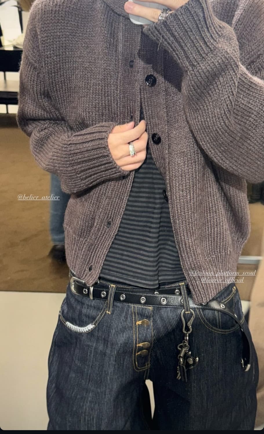 04 100사이즈 벨리에 아카이브 크루넥 가디건 - 모카 브라운 상품이미지1