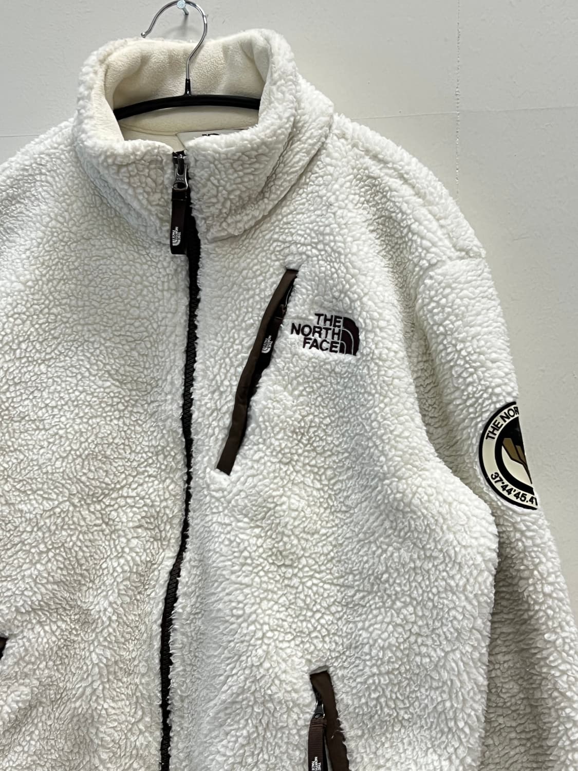 노스페이스 화이트라벨 양털 셰르파 자켓 아이보리/브라운 상품이미지3