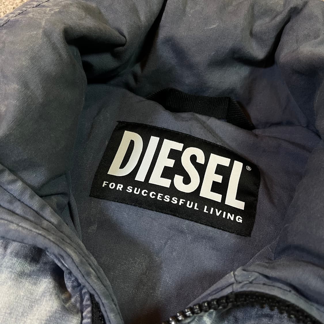 DIESEL 디젤 워시드 데님 덕다운 패딩 상품이미지3