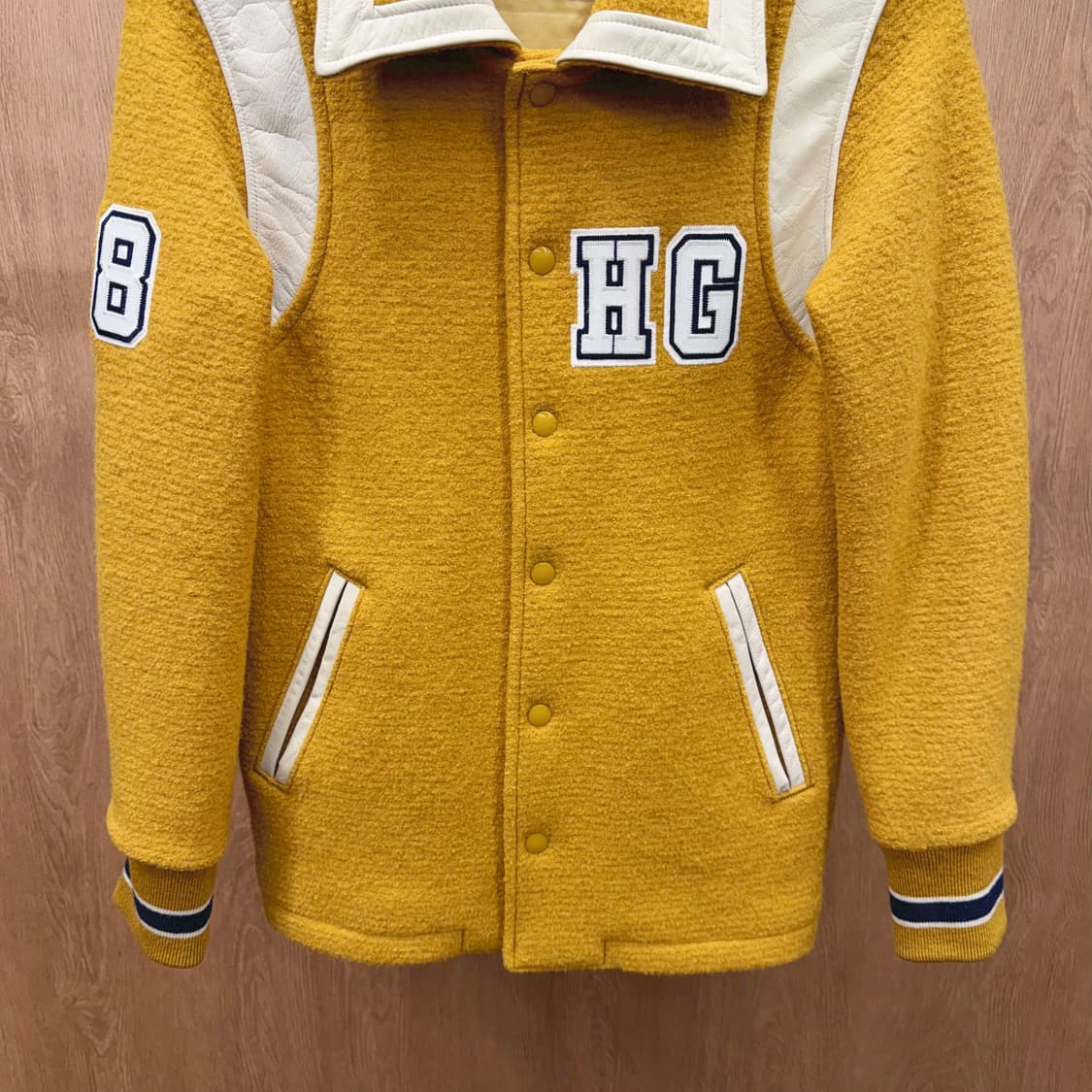 히스테릭글래머 울 바시티 자켓 레더 배색 숄더 로고 와펜 디테일 머스타드 상품이미지5