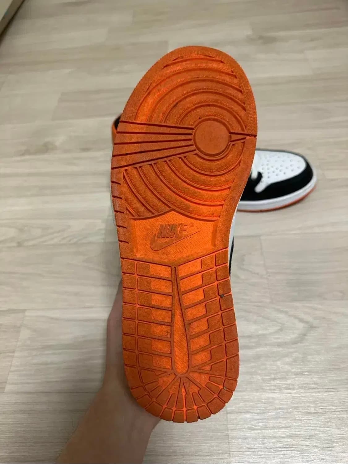 [280] 조던 1 레트로 하이 OG 일렉트로 오렌지 상품이미지6