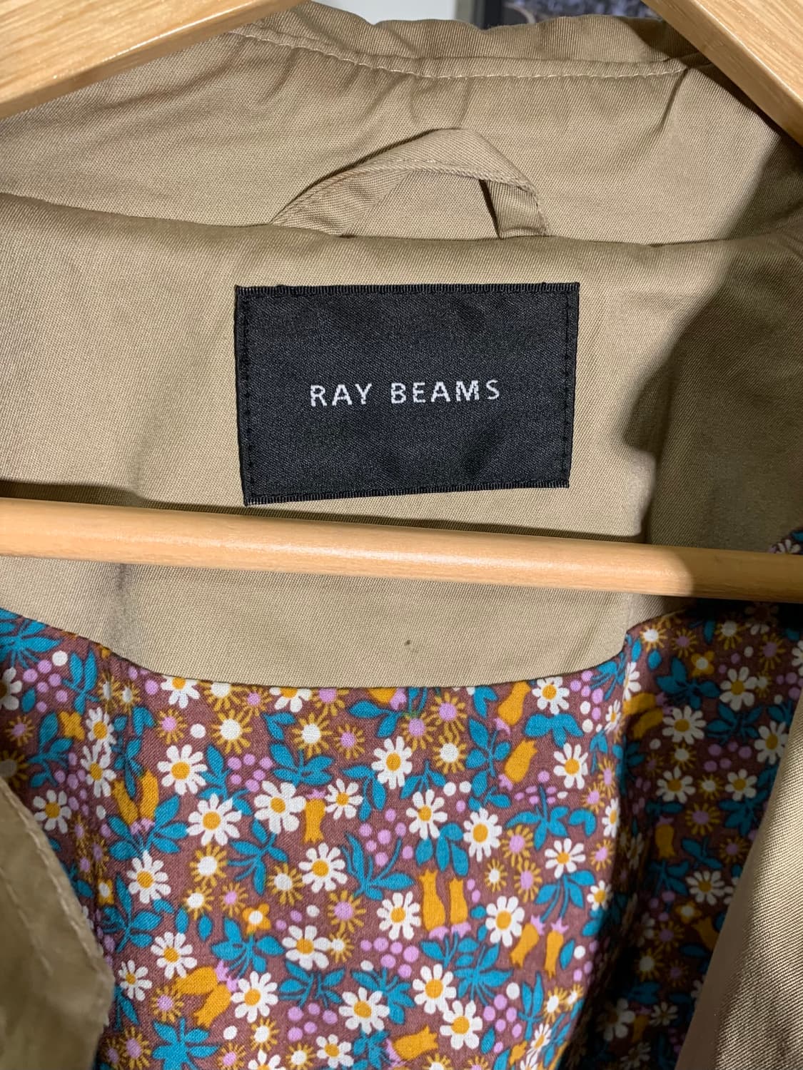 빔즈보이 플라워 프린팅 건플랩 크롭자켓 상품이미지3