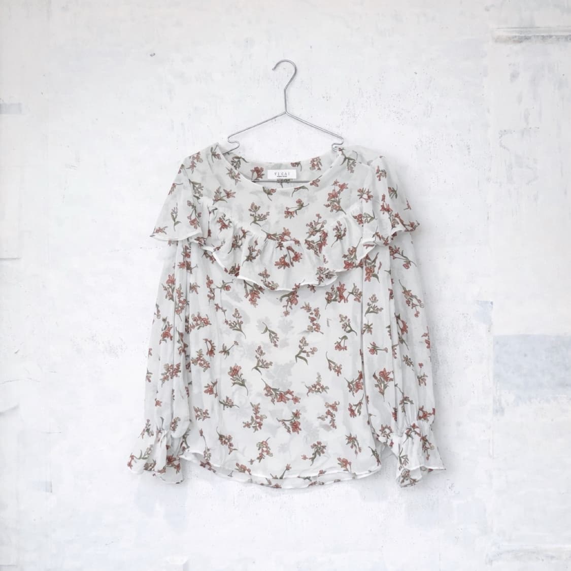 Frill Flower Blouse 상품이미지1