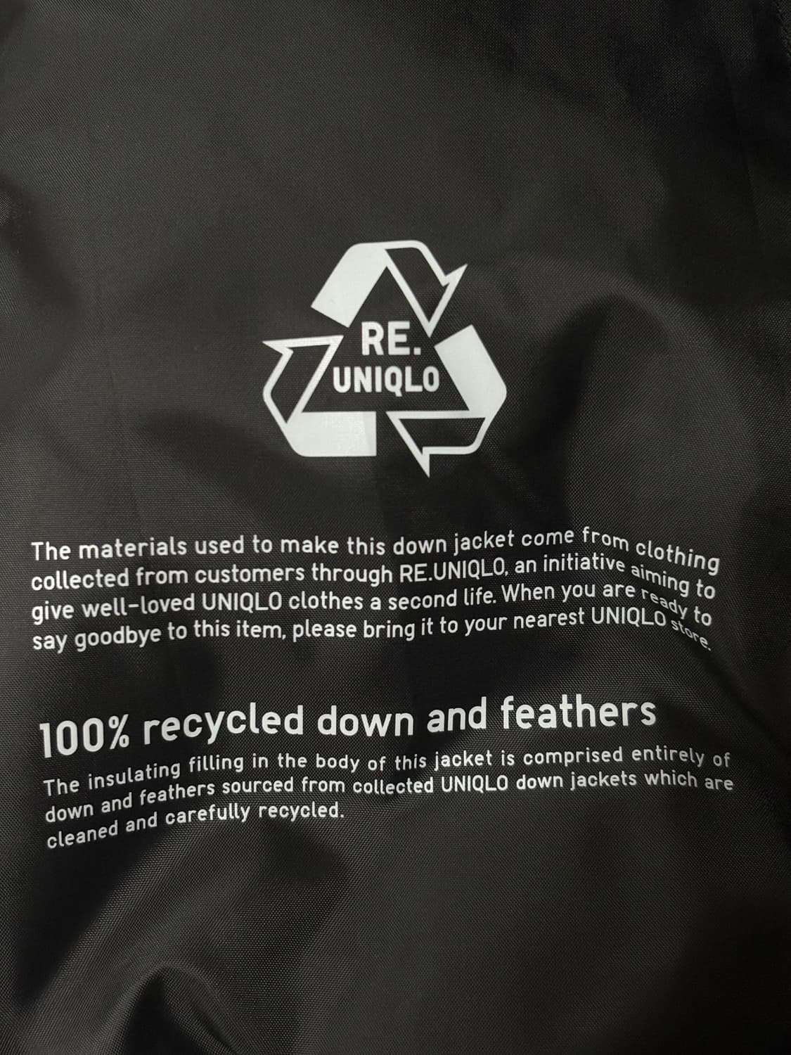 유니클로 화이트마운티니어링 리사이클 하이브리드 다운재킷 상품이미지8