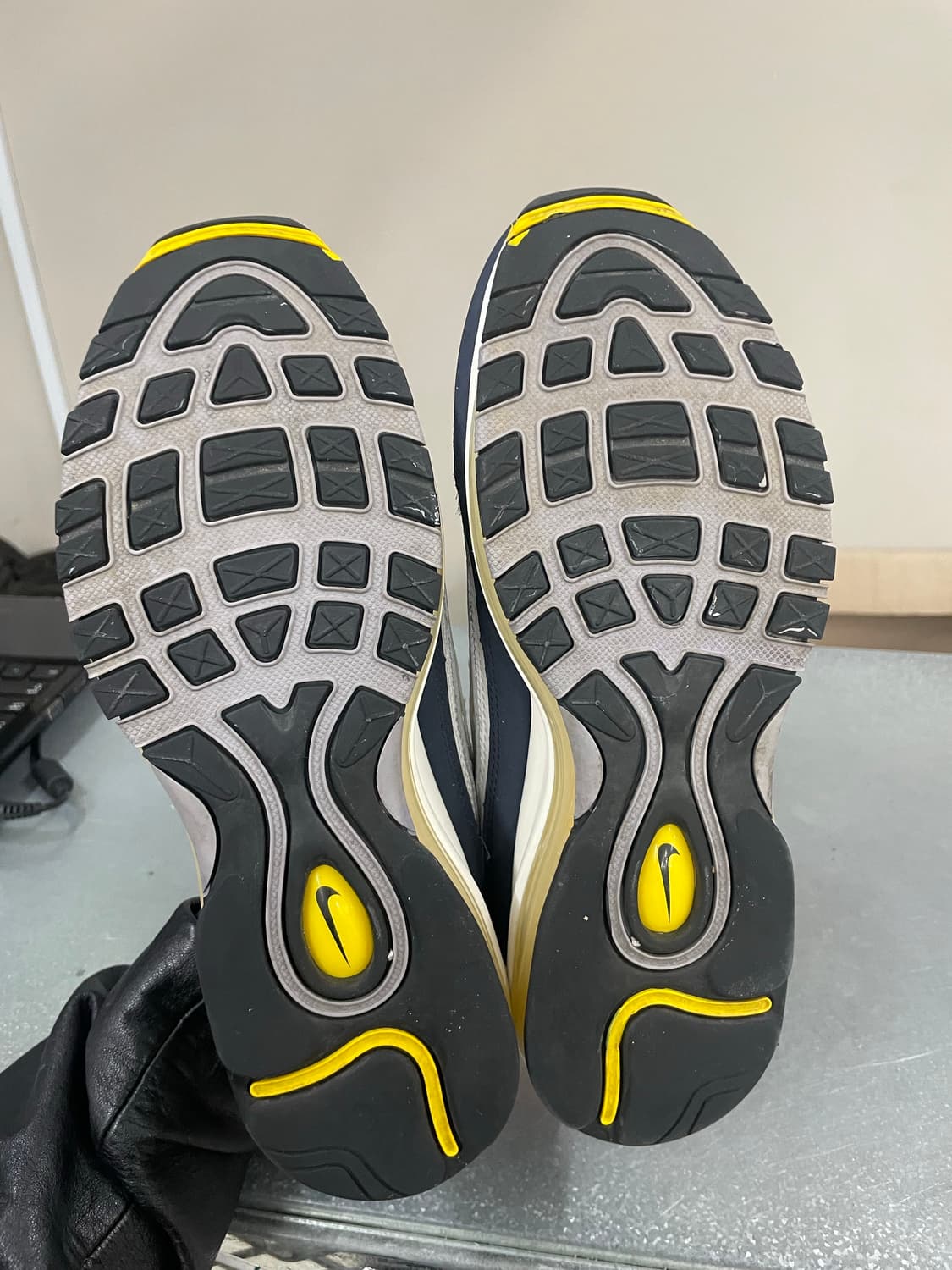 나이키 에어맥스 98 투어 옐로우 270  상품이미지6