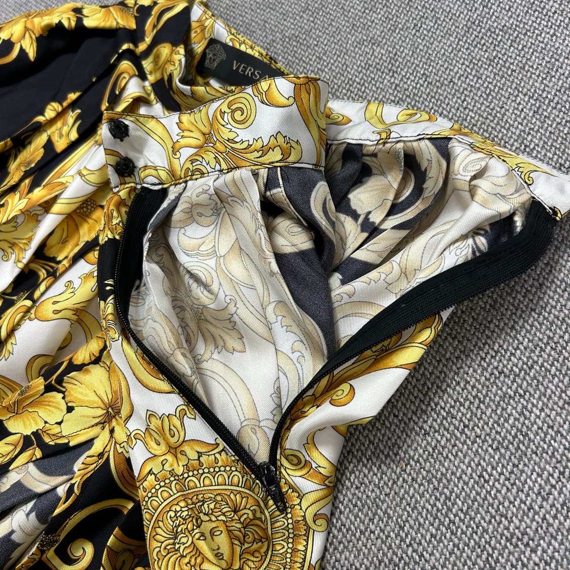 (한글택)베르사체 QR라벨 실크 바로크 스커트(40) 상품이미지8