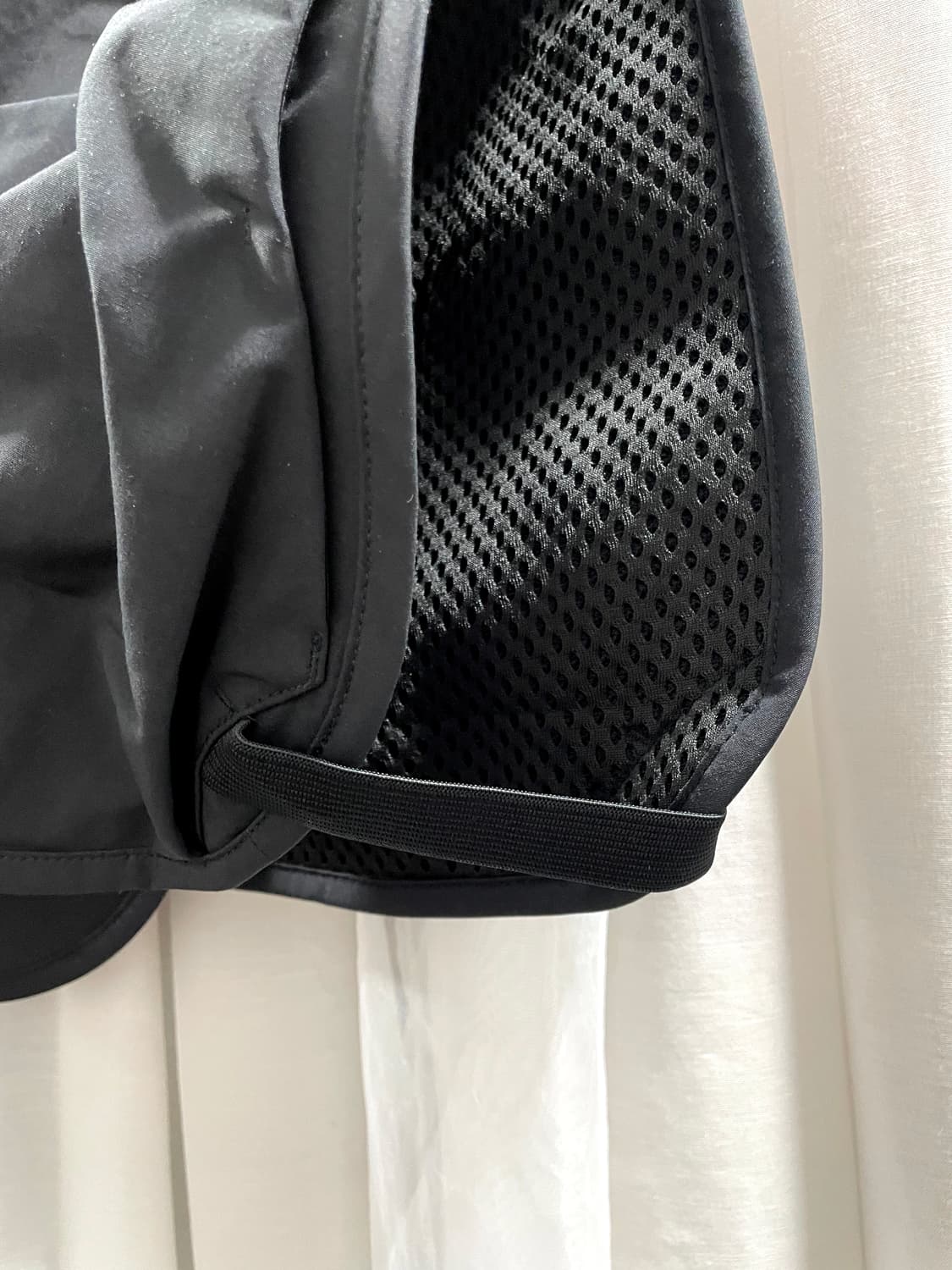 유니클로U/ 유틸리티 베스트 블랙/ M 상품이미지6