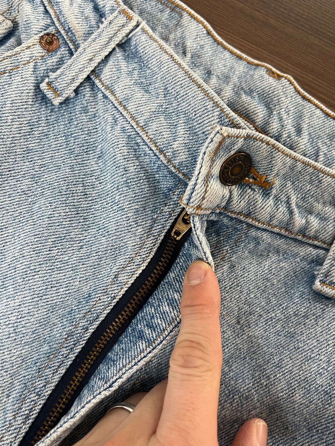 90s USA Levis 리바이스 550 릴렉스핏 연청 데님 팬츠 상품이미지5