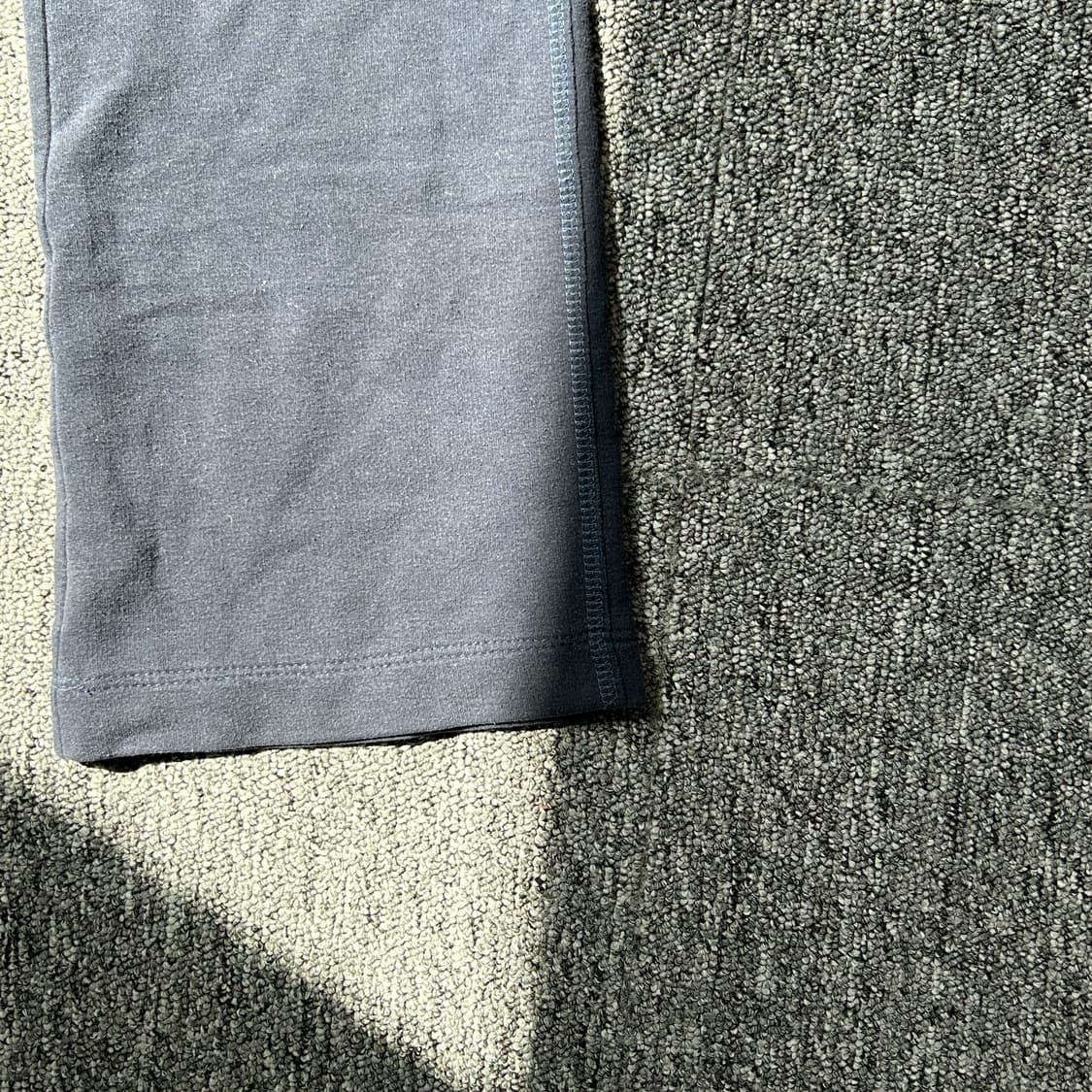 홀리스터 로우라이즈 네이비 부츠컷 트레이닝 팬츠 상품이미지3