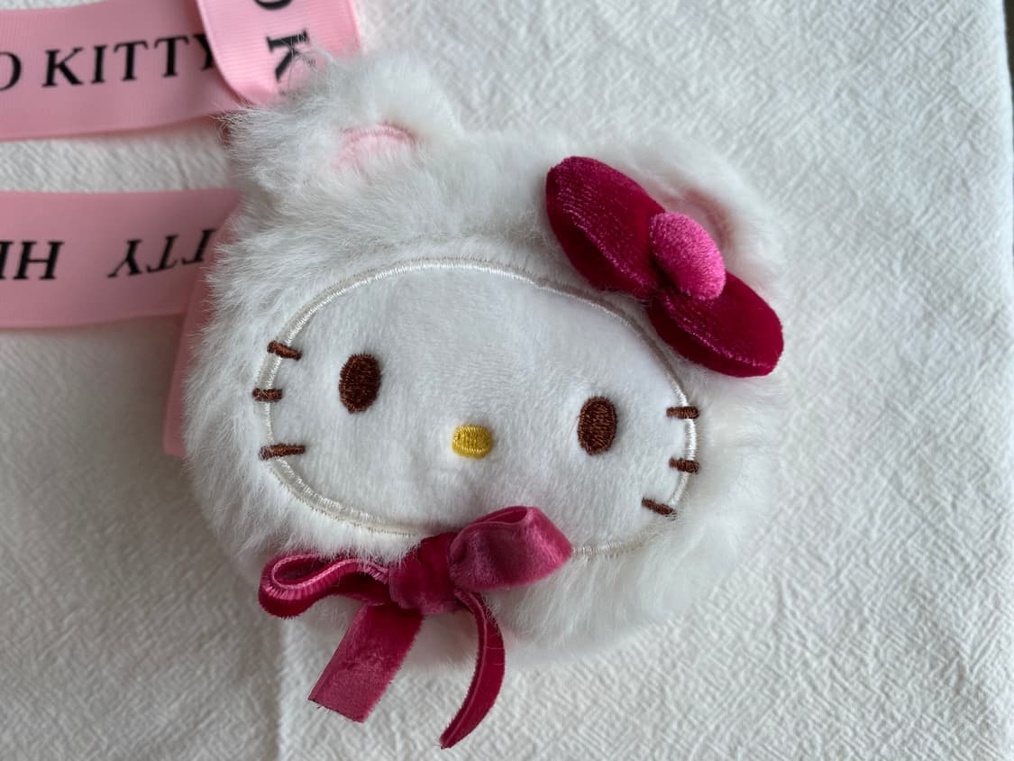 헬로 키티 생일 기념 파우치 키링 상품이미지2