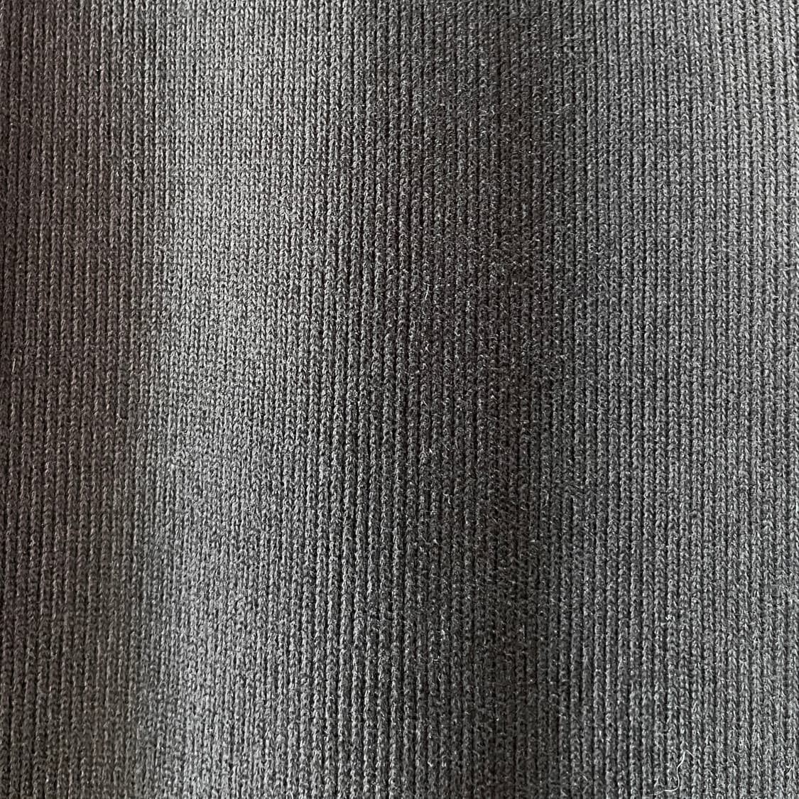 몽클레르 라벨 커팅 골지 헨리넥 니트 상품이미지6