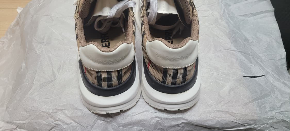 버버리 빈티지 체크 스니커즈 42/270 상품이미지6