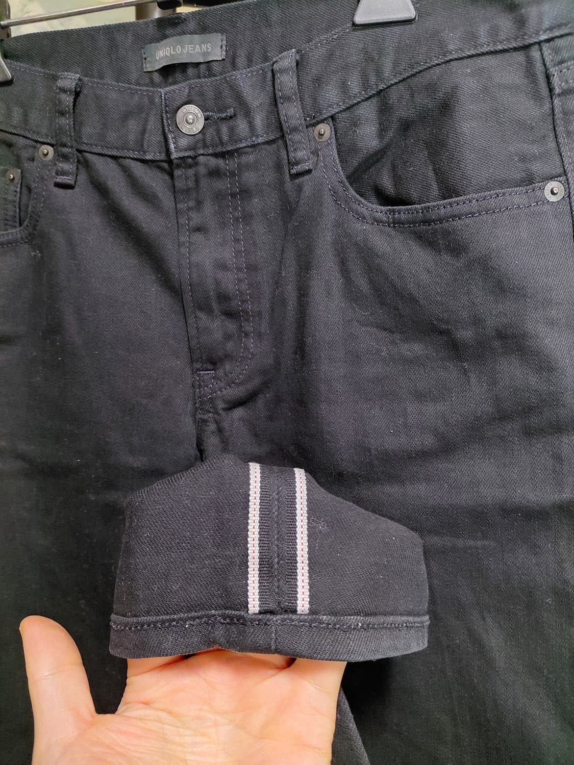 [유니클로]로우 슬림스트레이트 셀비지 블랙 데님 청바지 32사이즈  상품이미지8