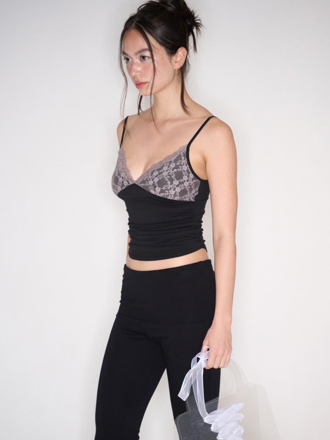 플리즈노팔로우 올리비아 레이스 셔링 슬리브리스 탑 블랙 상품이미지1