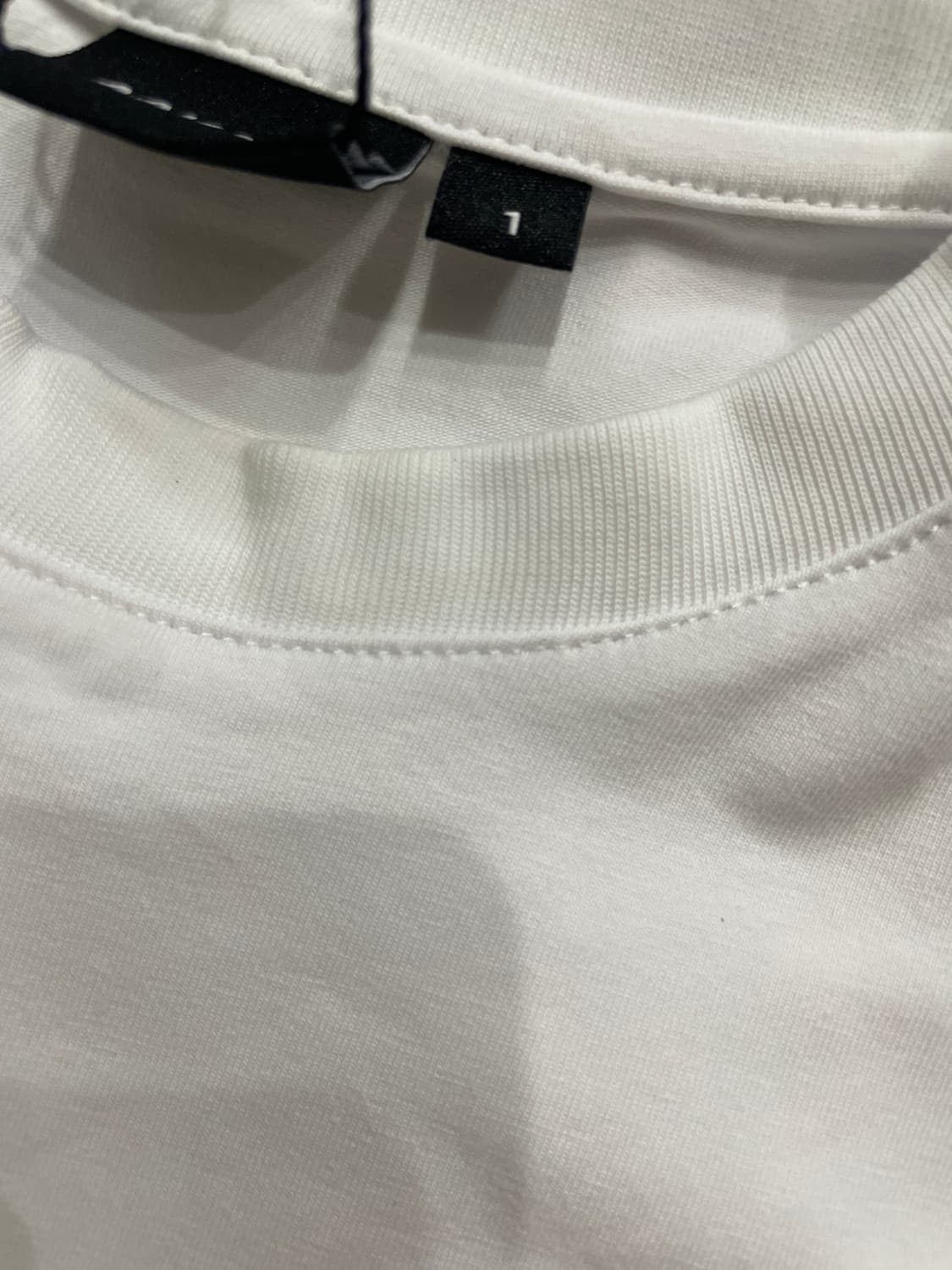 아캄 피티드 하프 탑 상품이미지3