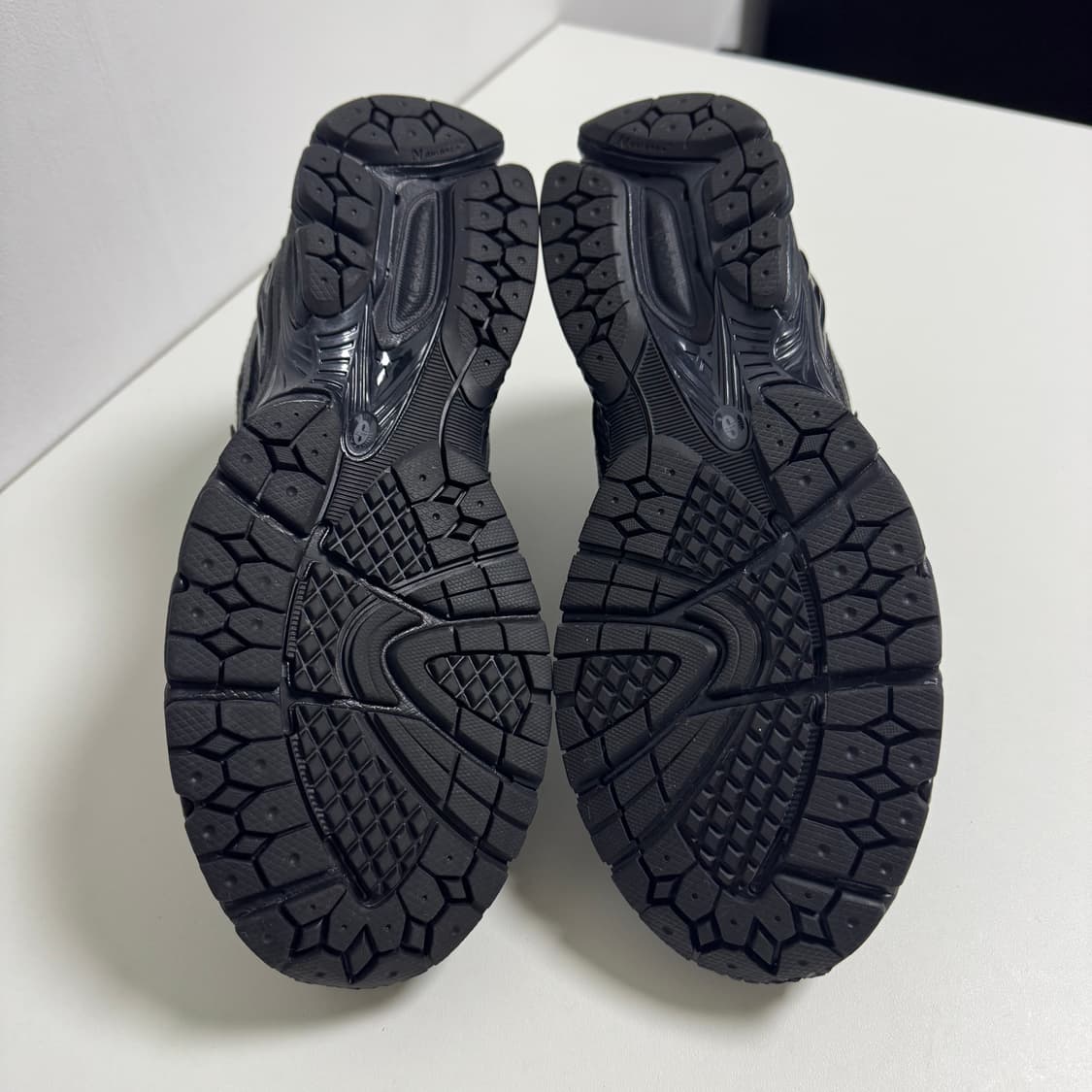 뉴발란스 1906U 트리플 블랙 상품이미지4