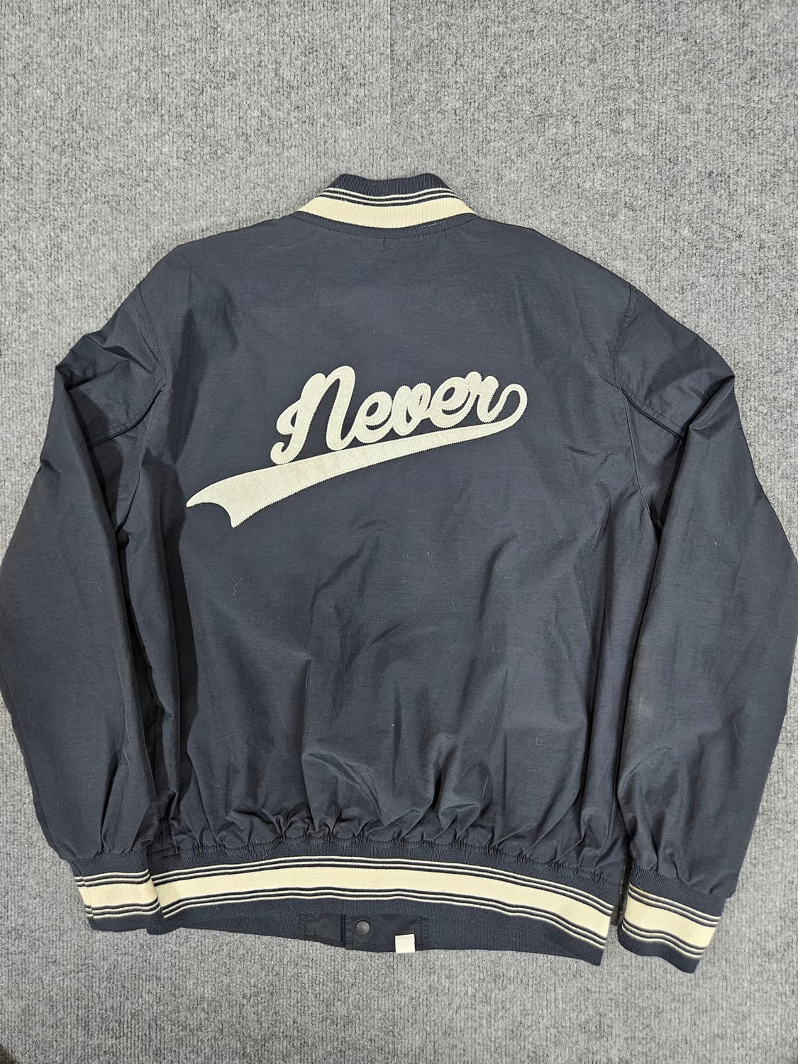 디스이즈네버뎃 바시티 자켓 네이비M(급처) 상품이미지3