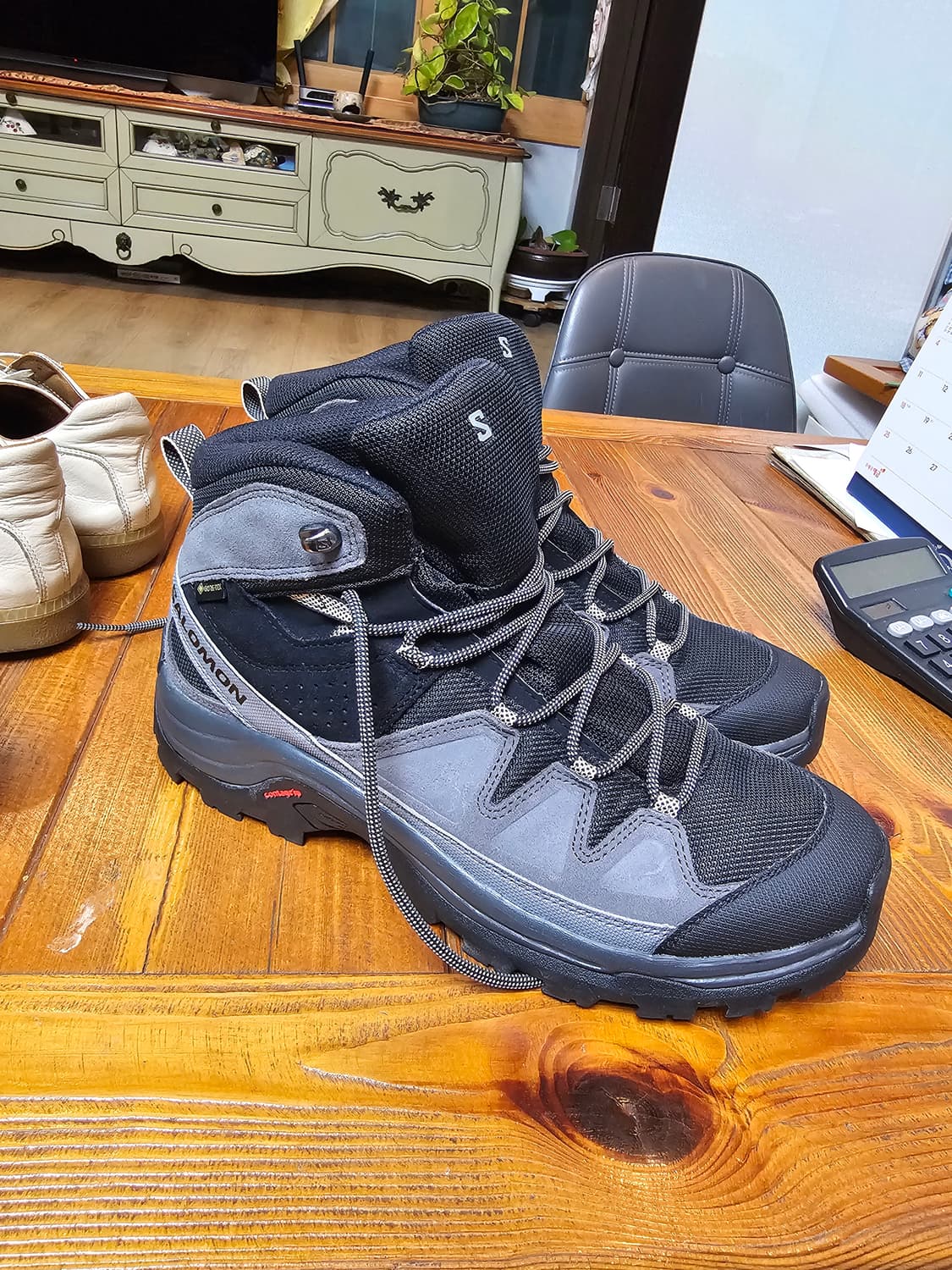 국내 못구하는 제품! 살로몬 퀘스트 신발 등산화 270-275mm 팔아요 상품이미지4