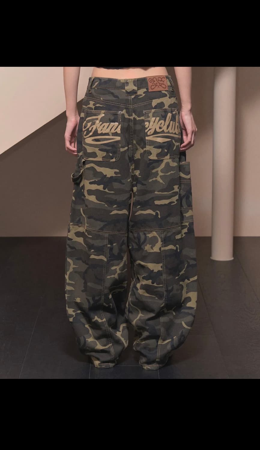카펜더 레터링 데님 팬츠 (KHAKI CAMO)_F24ZD884 상품이미지1