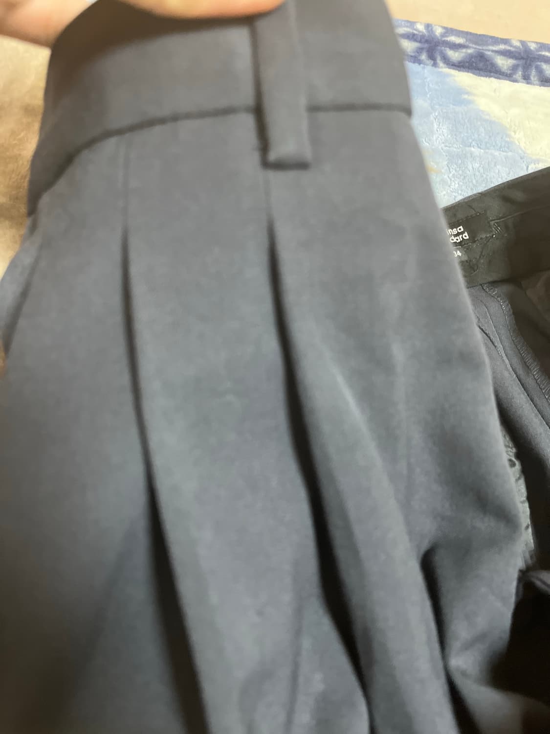 [34] 무탠다드 턱 와이드 슬랙스 네이비 판매합니다. 상품이미지3