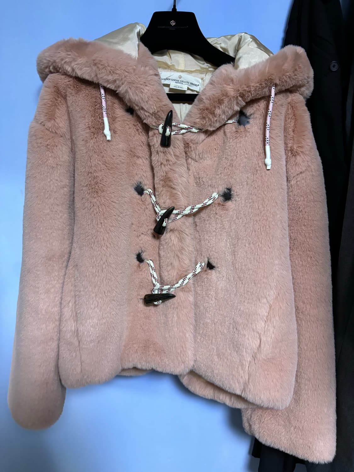 설현 착용 골든구스 츠바키 퍼자켓 상품이미지3