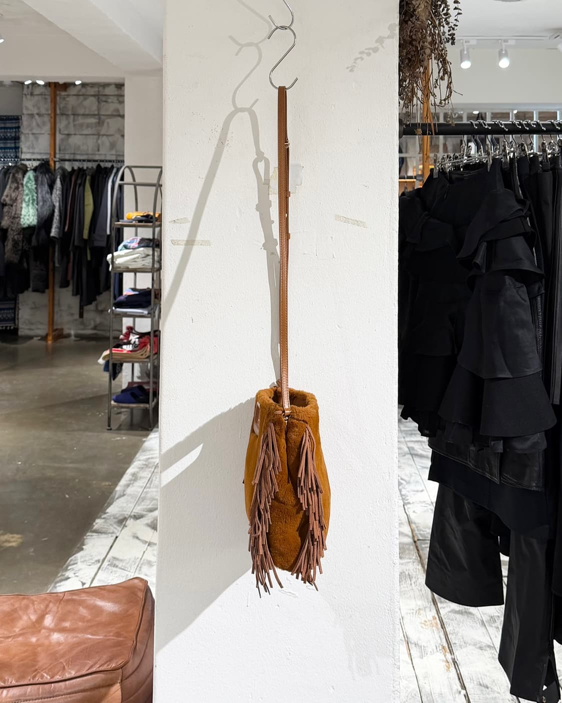 마쥬 브라운 퍼 프린지 숄더백 상품이미지3