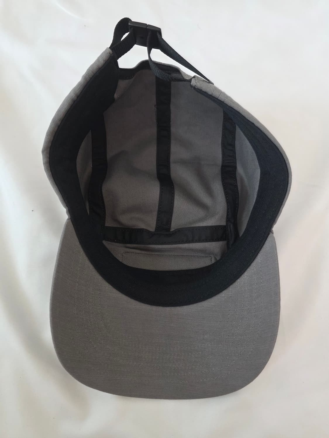 슈프림 아라빅 라벨 캠프캡 차콜 상품이미지3