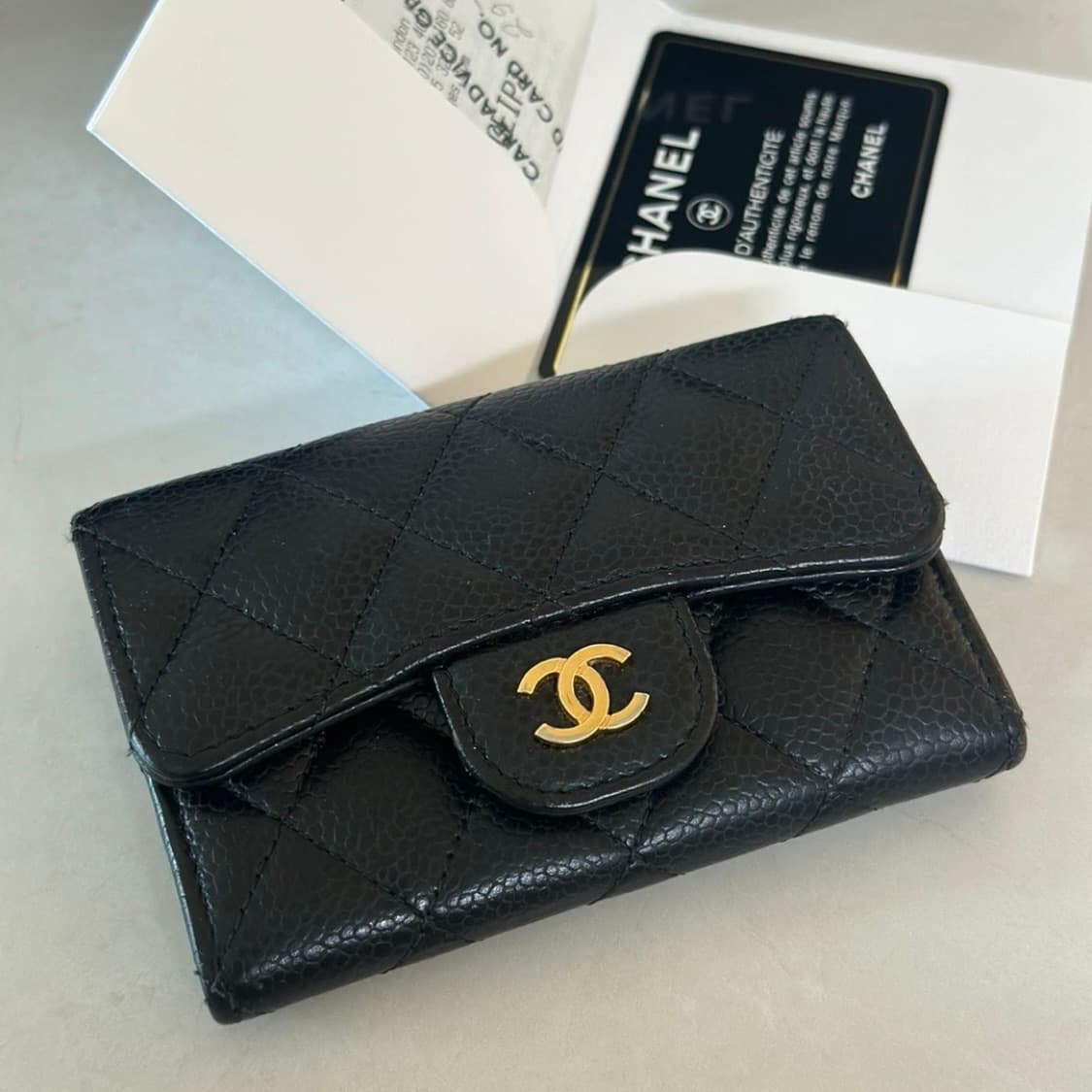 샤넬 클래식 똑딱이 카드지갑 블랙 금장 상품이미지3