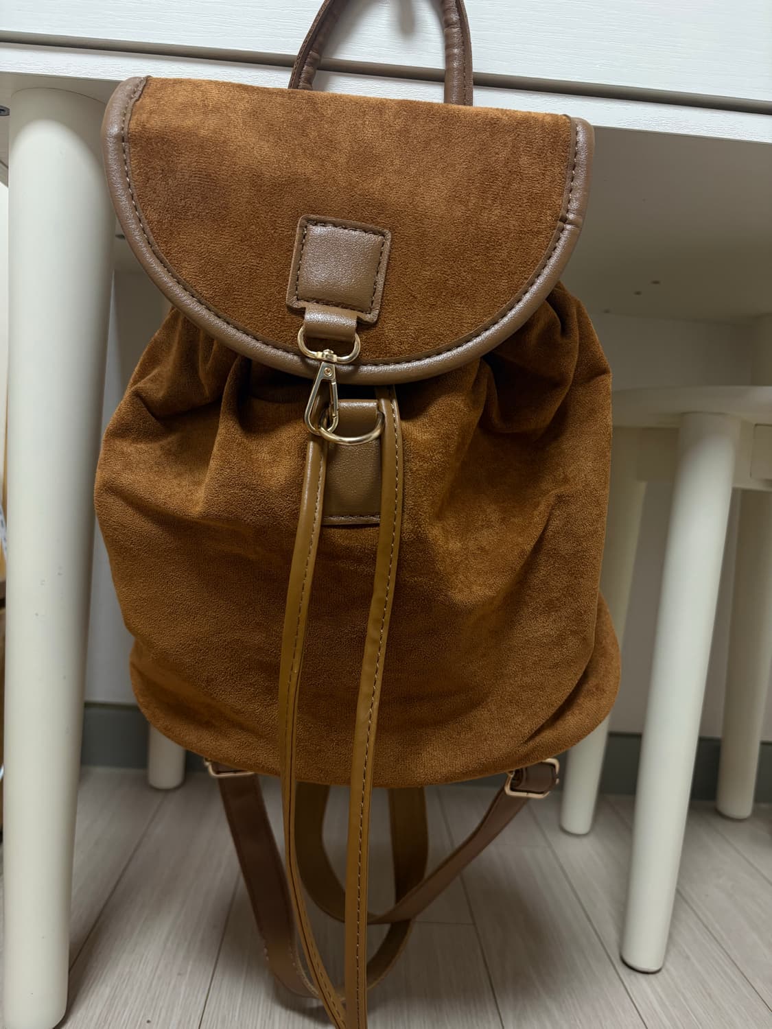 스웨이드 버킷 백팩 브라운 가방 상품이미지1