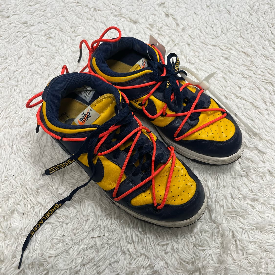 Nike x Off-White Dunk Low “Michigan”  상품이미지2