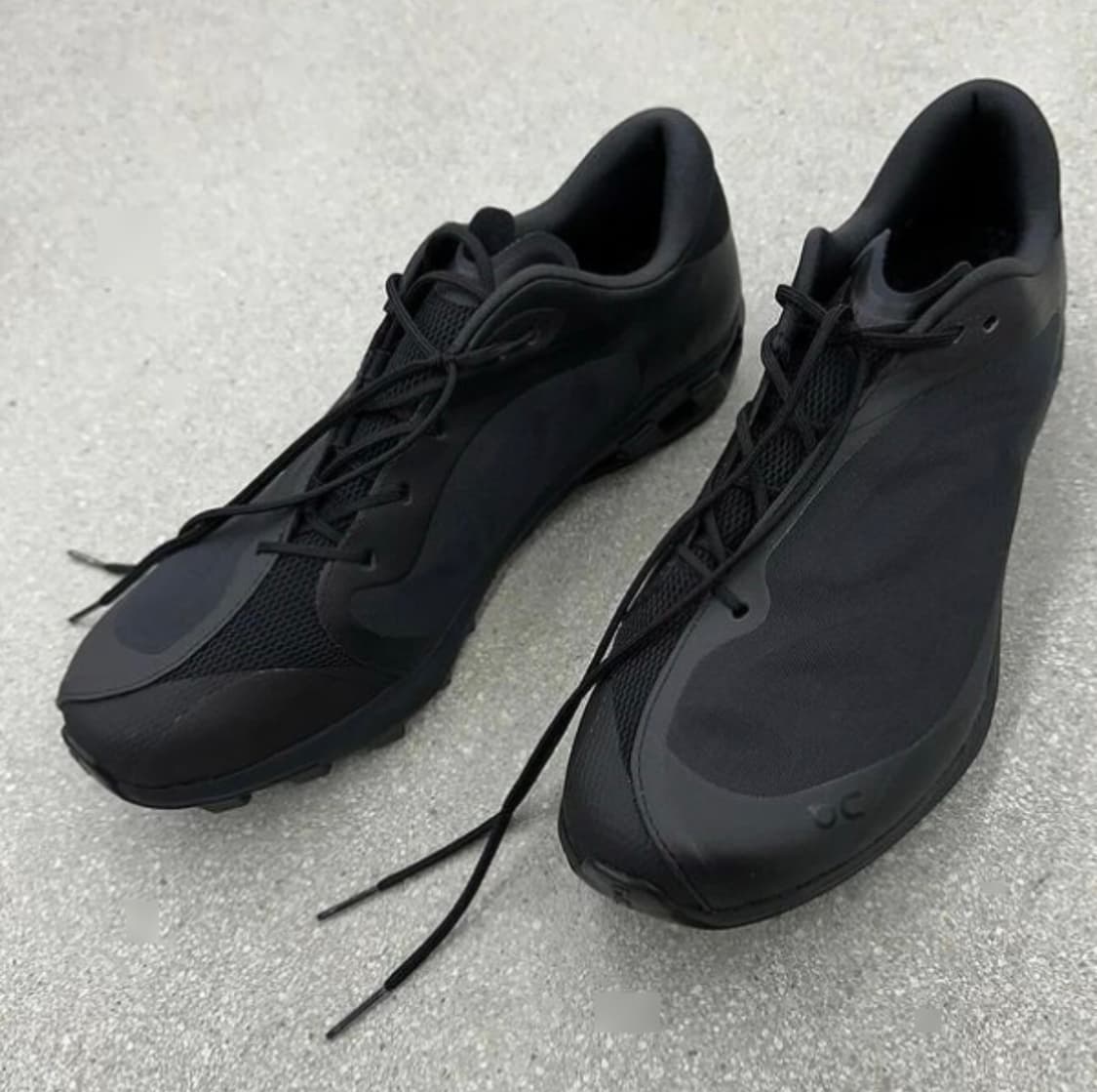 온파프 클라우드벤쳐 피크 올블랙 상품이미지1