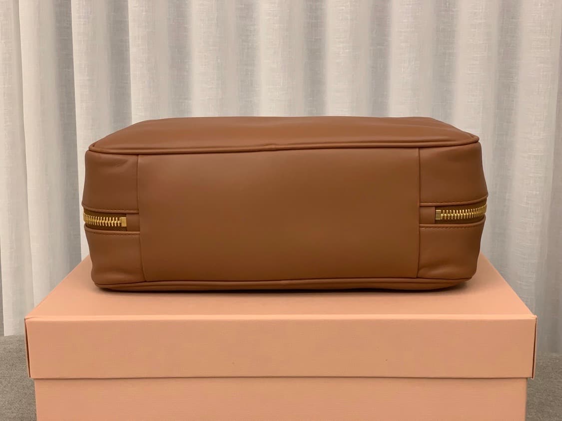 미우미우 아르카디 보백 라지 꼬냑 5bb117 상품이미지5