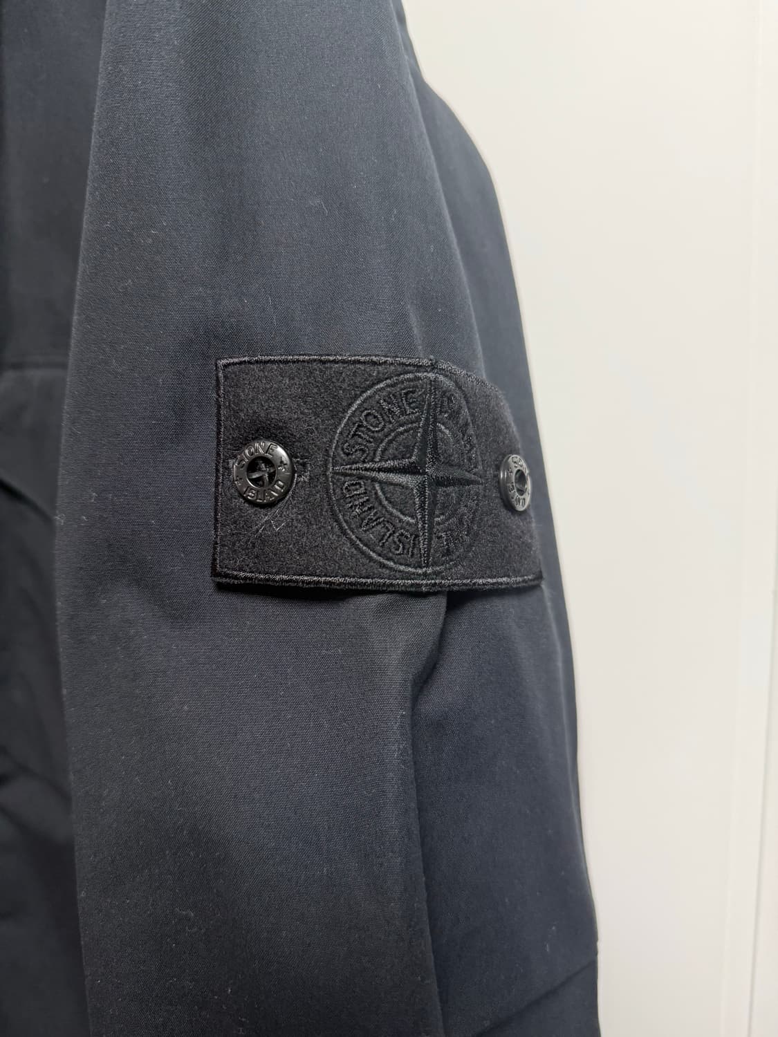 스톤 아일랜드 116F1 고스트 피스 O-벤틸 코튼 오버셔츠 블랙 - 2 상품이미지3