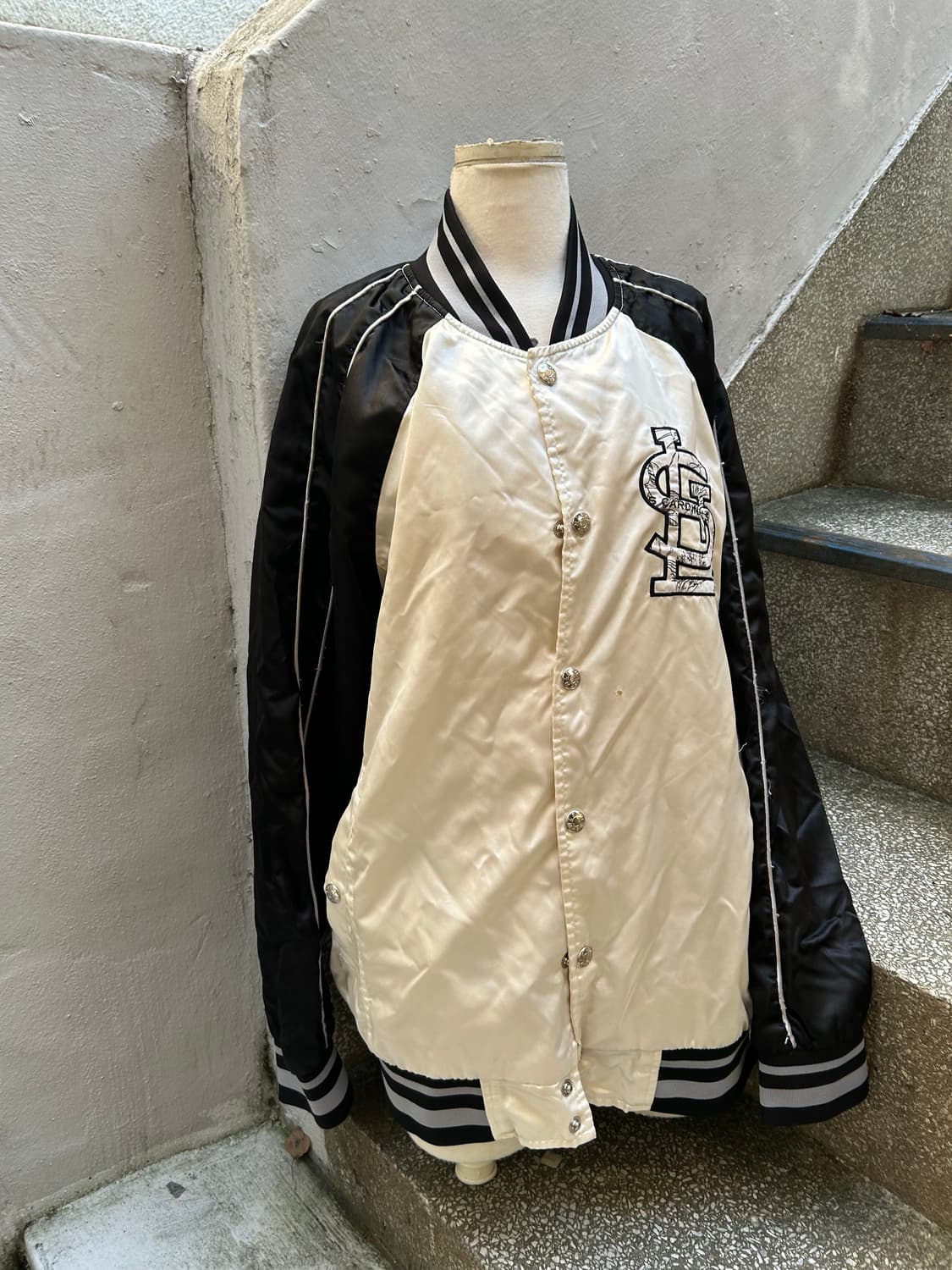 *rare* 2000s MLB 유광 플라워 바시티 자켓 상품이미지4