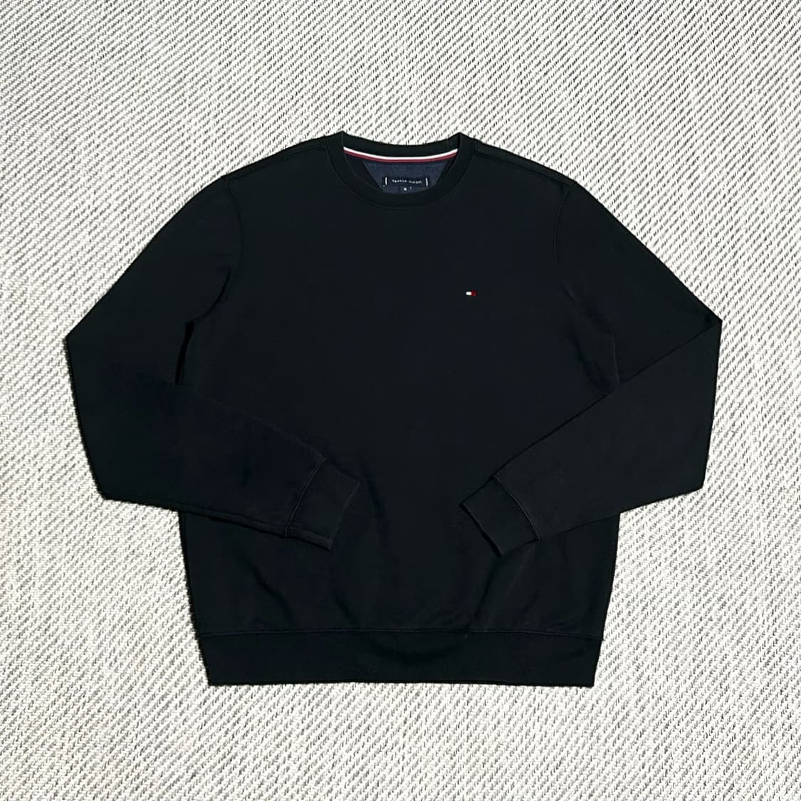 [M] Tommy 타미힐피거 베이직 블랙 라운드 맨투맨 상품이미지1