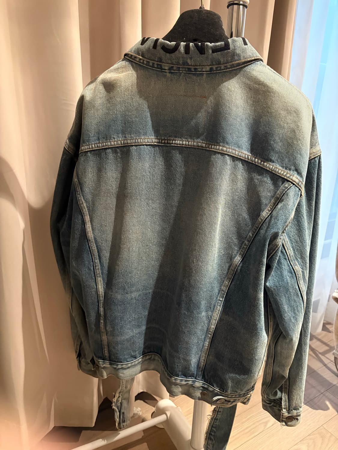 발렌시아가 넥자수 데님 자켓 40사이즈 상품이미지2