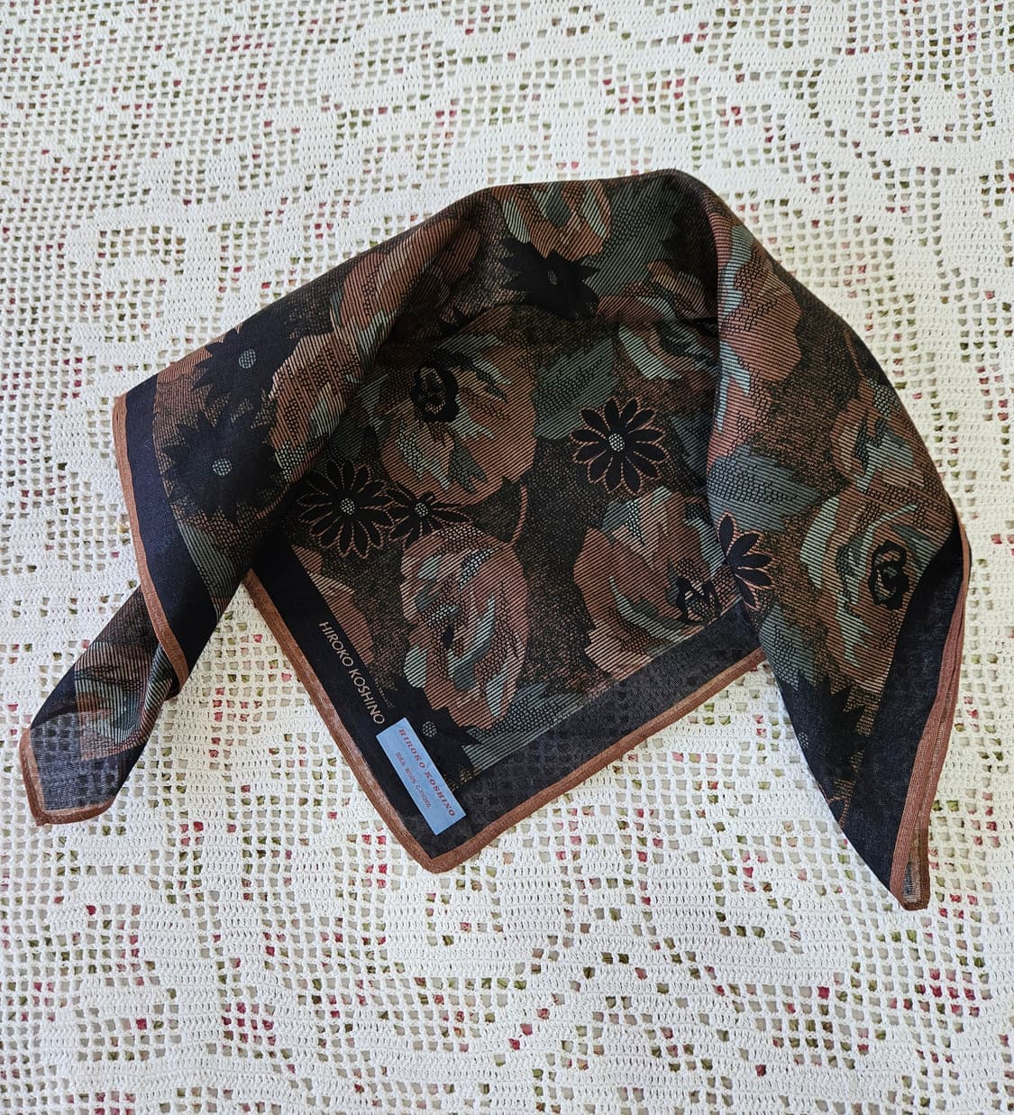 HIROKO KOSHINO 플라워 아트 패턴손수건 상품이미지5