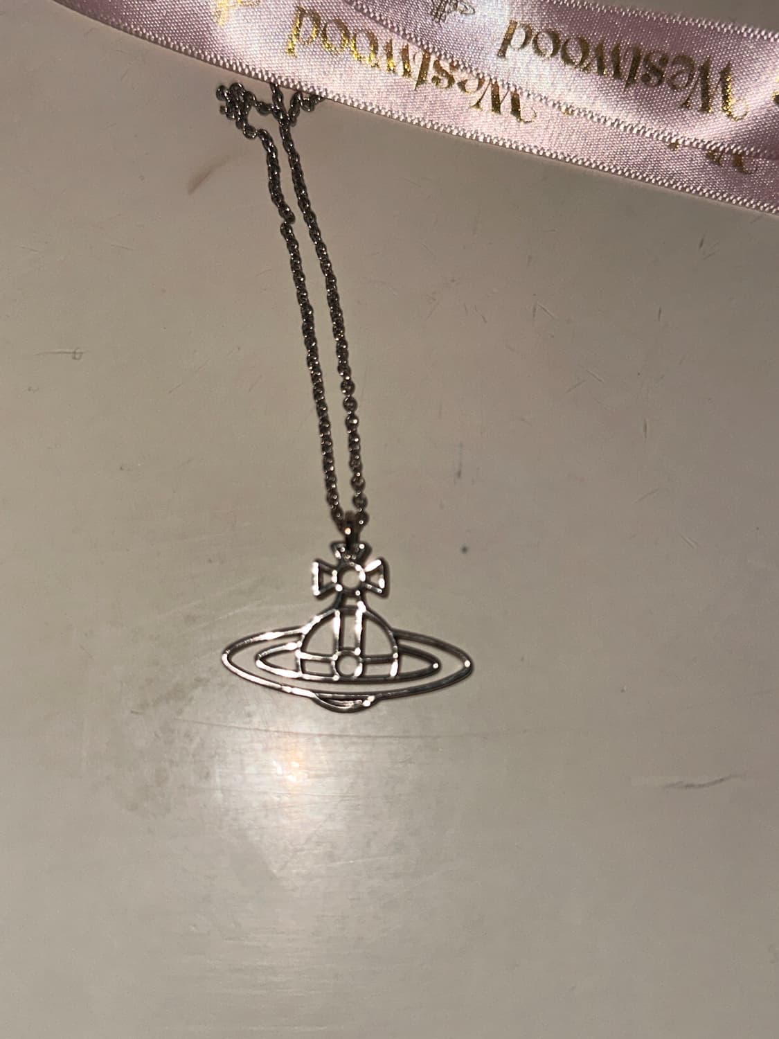 비비안 웨스트우드 씬 라인 숏 플랫 오브 펜던트 실버 상품이미지3