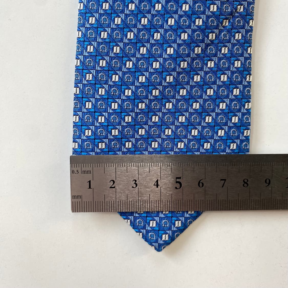 새상품급 페레가모(Ferragamo) 모노그램 명품 정품 넥타이7.8cm 상품이미지8