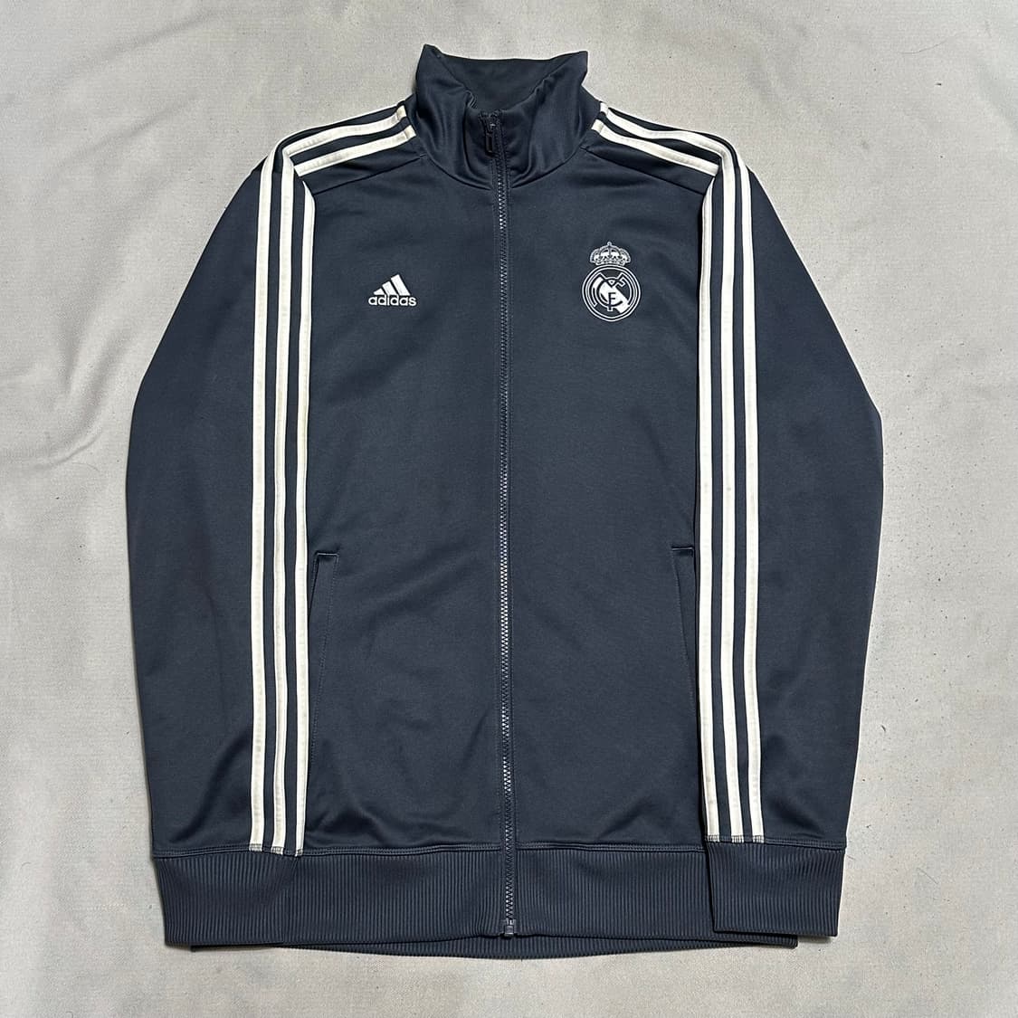 105 아디다스 레알 마드리드 그레이 트랙탑 상품이미지2