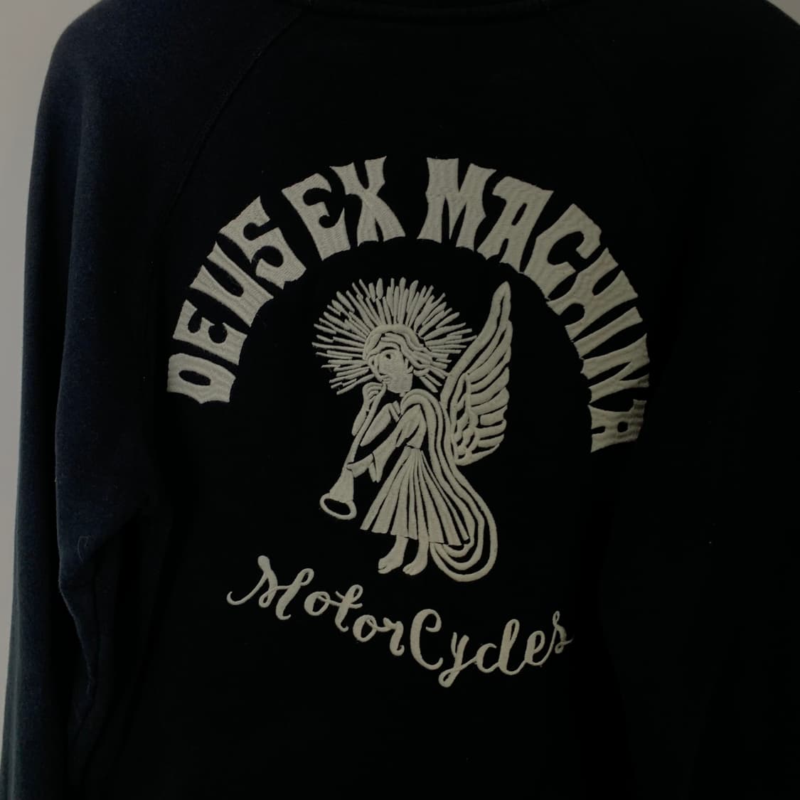 데우스 데빌 빅로고 블랙 맨투맨 상품이미지6