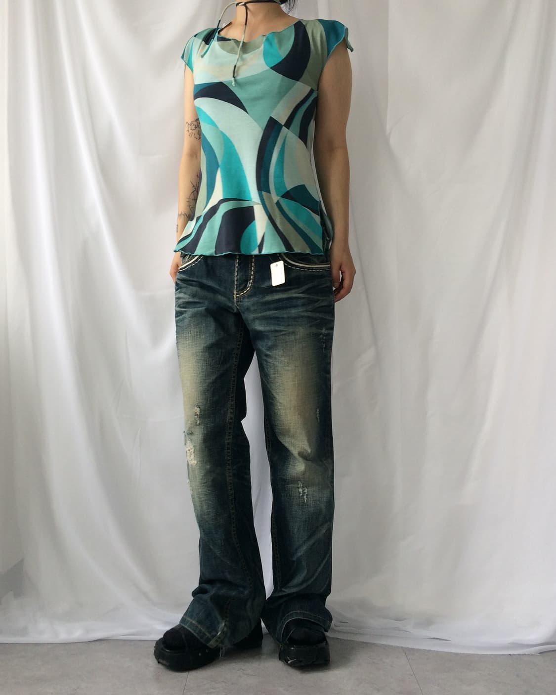 Pattern point back lace up top 상품이미지5