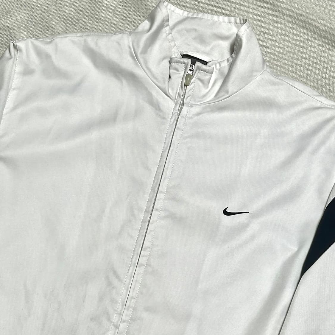 L 나이키 화이트 윈드브레이커 바람막이 상품이미지1