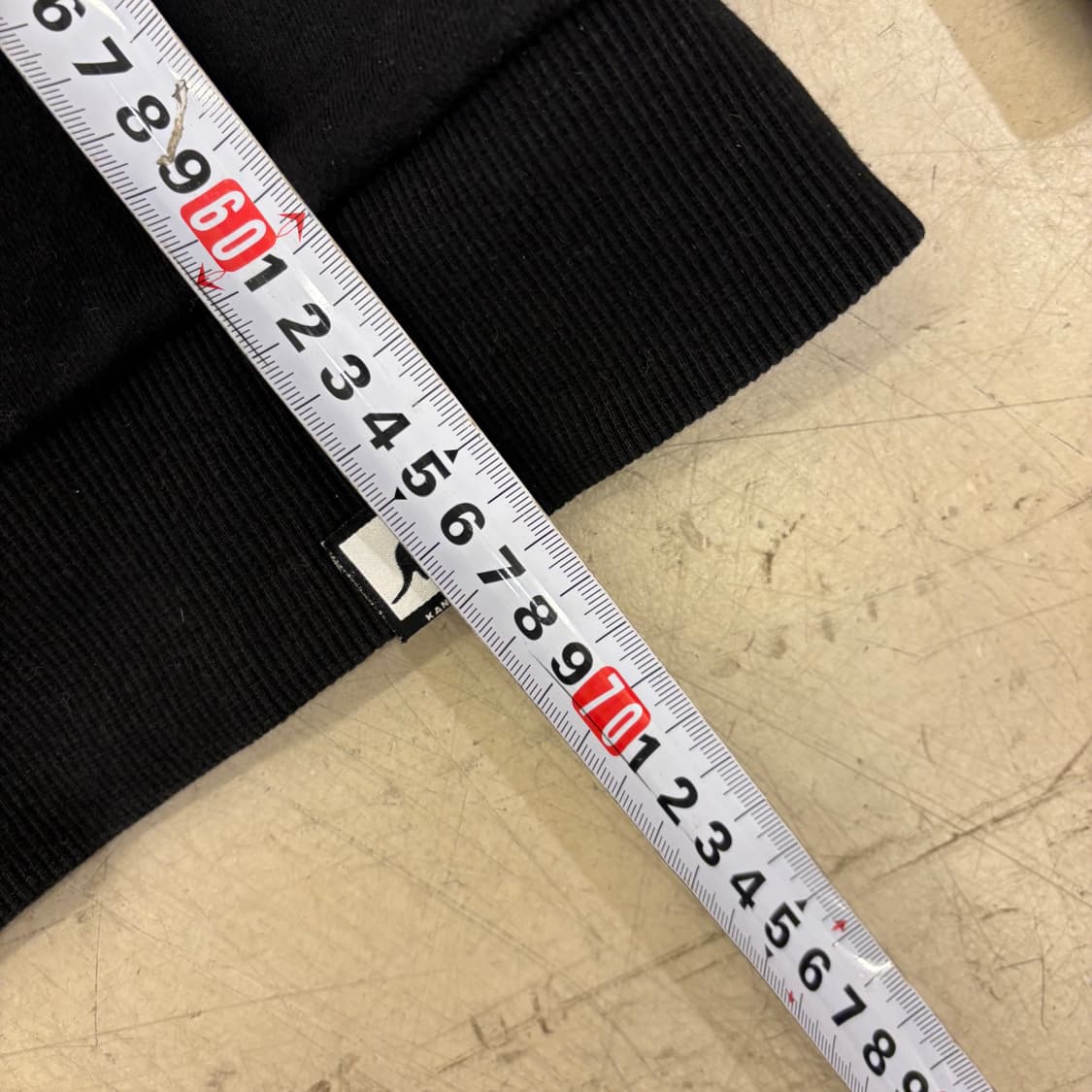 캉골 스몰로고 블랙 맨투맨 상품이미지4